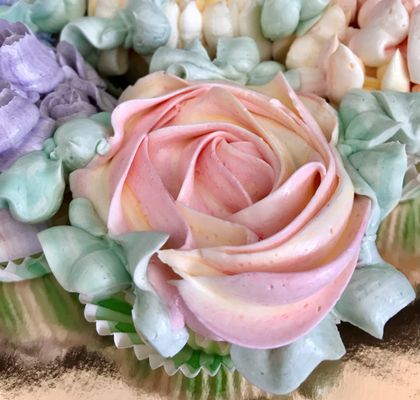 Flower cupcake bouquet