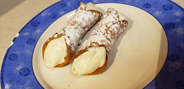 Large cannoli