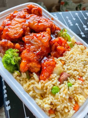 General Tso's Chicken Combination Plate