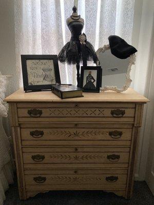 Bedroom pine dresser