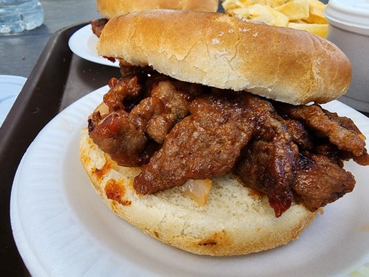 Cleary this beef bbq is made with pieces of chopped up hamburgers