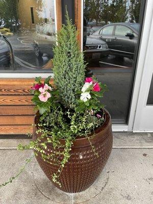 Front door planter