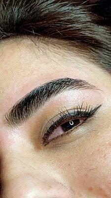 Full brow shaping with THREAD