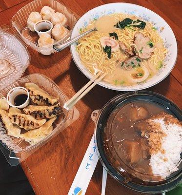 Tonkotsu ramen, beef curry, gyoza and shumai