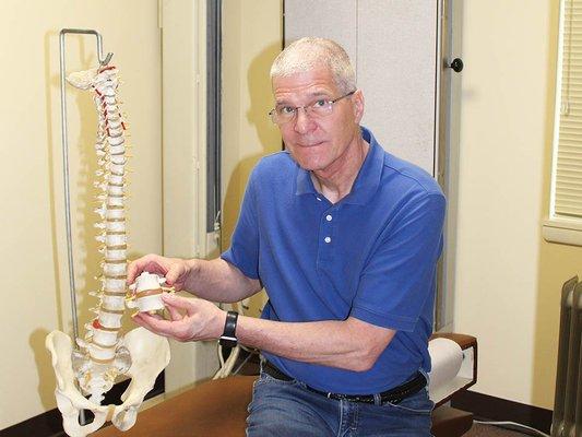 With over 30 years of experience, Dr. Czerminski is ready to address your musculoskeletal ailments and address your concerns.