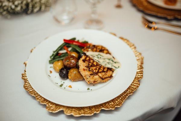 Chicken Florentine, parsley garlic potatoes & hericot vert