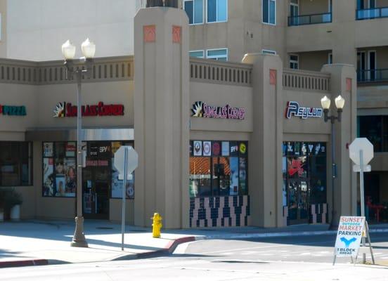 Sunglass Corner pic from across the street at Longboarder Cafe. The store sits just next to Asylum Skate shop.