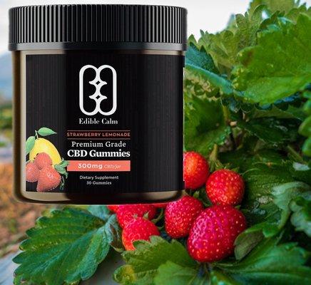 Deliciously chewy gummies with the zest of lemonade and the zing of fresh strawberries