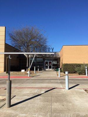 Front entrance to library! Located next to elementary so many kids walk over.