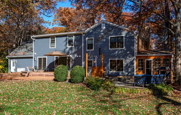 Unveiling Home Beauty: Discover How Our Hardie Siding Transformed this House into a Breathtaking Haven - Impeccable Workmanship Delighting