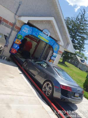 Audi R8 about to get a shower