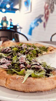 Fig/prosciutto and arugula pizza