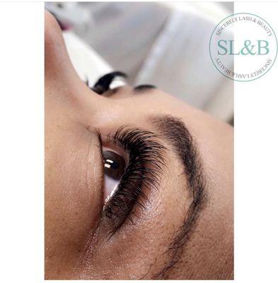 Full set Classic eyelash extensions