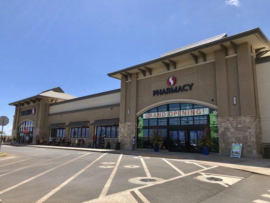 Anchor tenant Safeway - VN