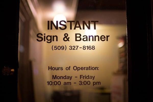 Instant Sign & Banner