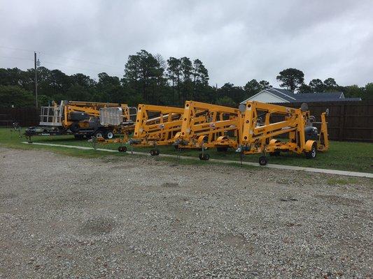 We have a a large selection of self-propelled and tow-behind lifts ranging from 35'-55'!