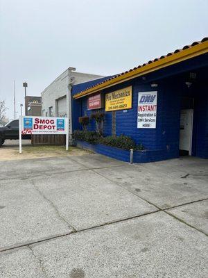 Smog check center