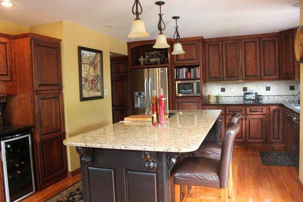 William J Luebbering Custom Cabinets