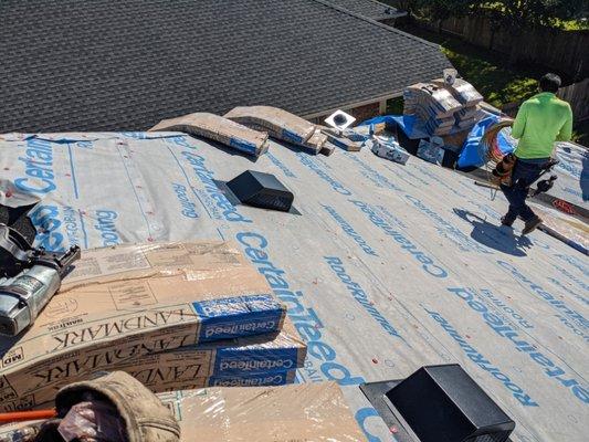 Roof replacement J&J Roofing Solutions (832)8745398