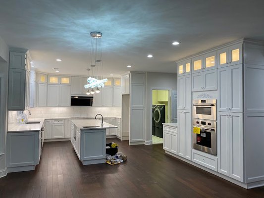 White color Cabinets always looks clean,