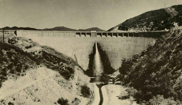 St. Francis Dam before the disaster.