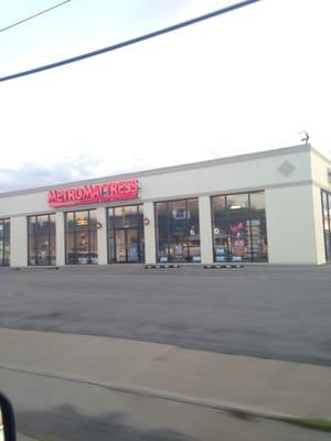 Metro Mattress -- 2212 Military RD / Route 62 , Niagara Falls NY                 Storefront