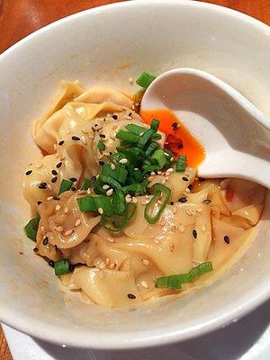 Pork wonton in spicy oil