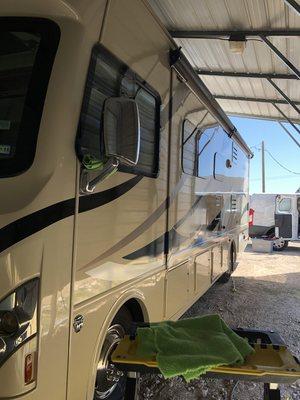 RV detailing oxidation removal