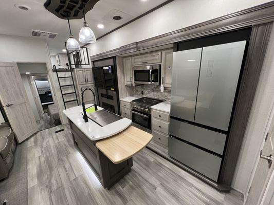 Inside a NEW 2024 Forest River Sierra 

https://www.williamsfamilyrv.com/product/new-2024-forest-river-rv-sierra-4002fb-2373393-5