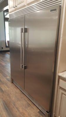 New built inn Frigidaire freezer/refrigerator installation