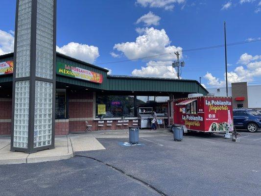 Market/ butcher and food truck