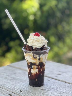 Caramel Brownie sundae