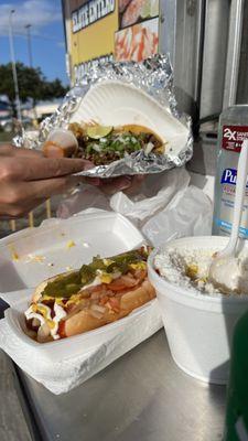 Hot Dogs Graned, Elote en Vaso and Tacos de Fajita