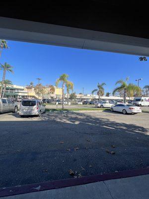 ample parking space at rolling hills plaza!