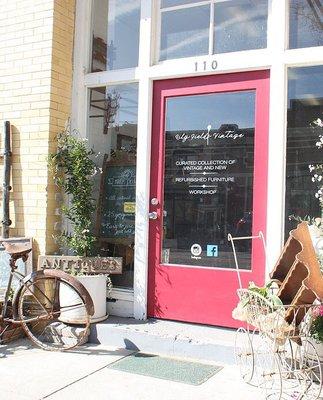 Storefront of Lily Fields Vintage