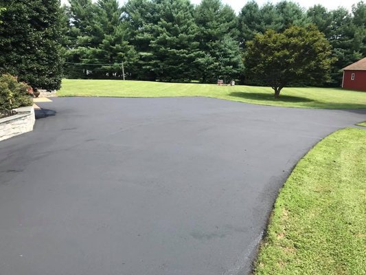 Asphalt seal coating