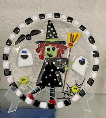 Fused Glass class coming soon!  Register to make this cute Halloween witch! Registration is online at www.imaginestudiosnwa.com.