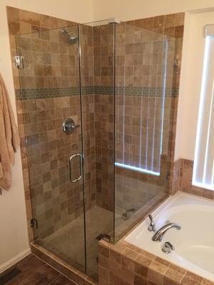 Frameless shower doors