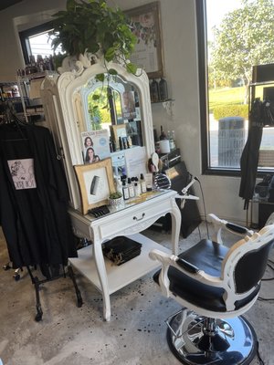 Salon chair