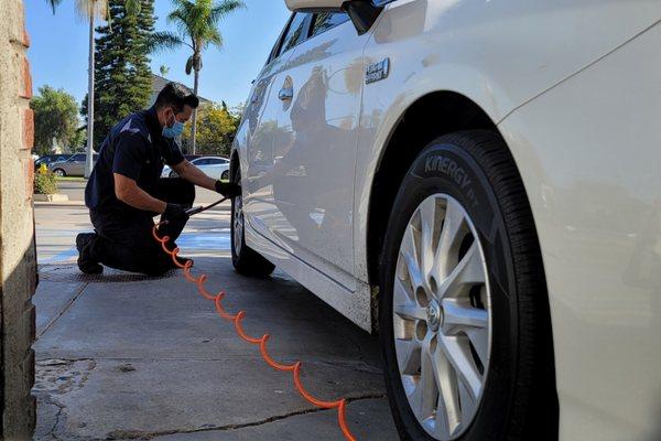 We are offering free complimentary tire pressure check even without smog inspection service at Smog 86.