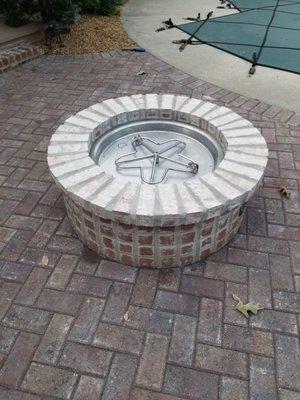 Outdoor fire pit