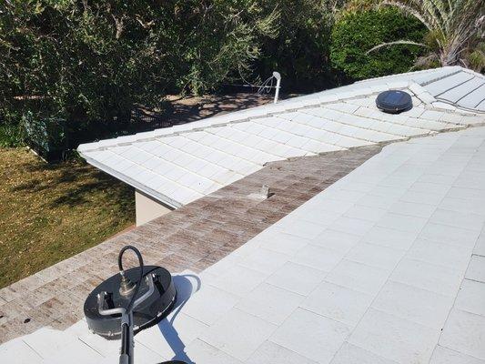 roof pressure washing