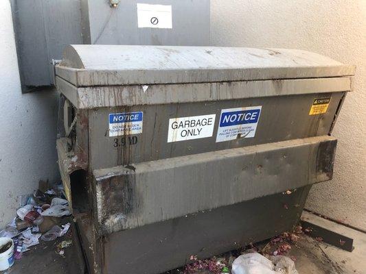 Fixing Trash Compactor for HARMONY ENTERPRISES  at WALGREEN  Indio , CA