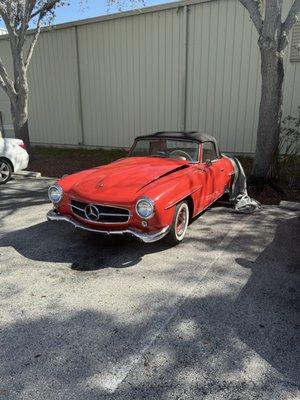 Old timer Mercedes-Benz that needs an engine rebuild currently at Sick Car Heaven!