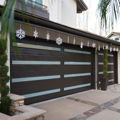 Best Garage Door Company in Lake Forest, CA. Sales, repair, service.