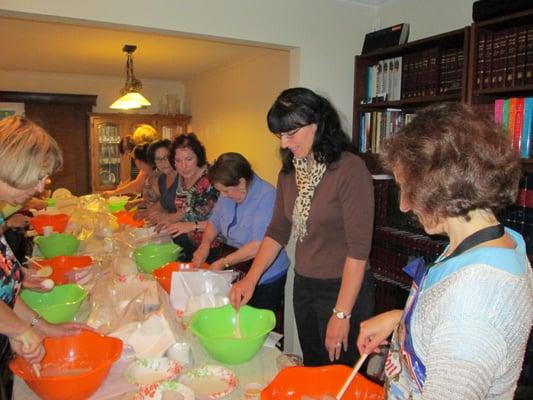 Women's Challah Baking Class