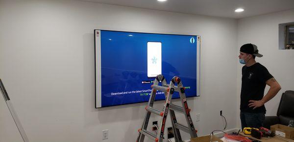 Mounting 86" 4K TV.