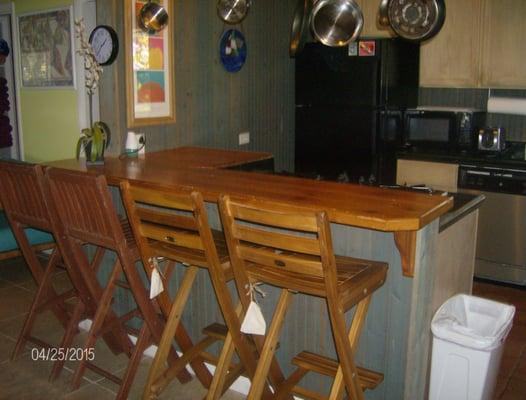 Breakfast bar and kitchen