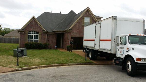 Community_Moving_Crew-Local_Moving_Companies-Local_Movers-Moving_Companies_near_Me-Move-Long_Distance_Movers-Long_Distance_Moving-Moving_Fur