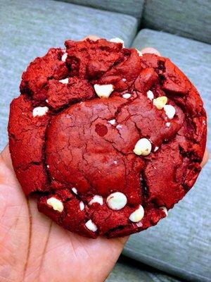 Red velvet macadamia cookie gave me life